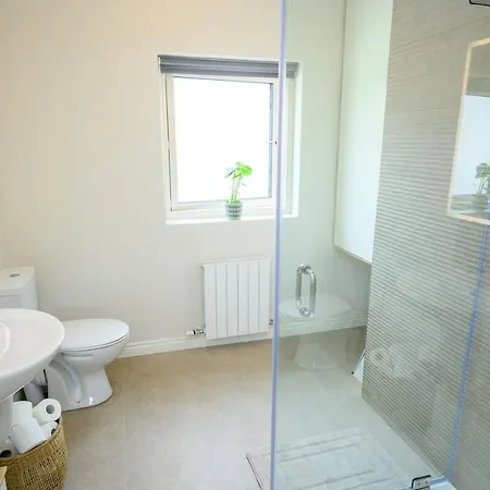 Old School Road Sleeps 6 Killarney