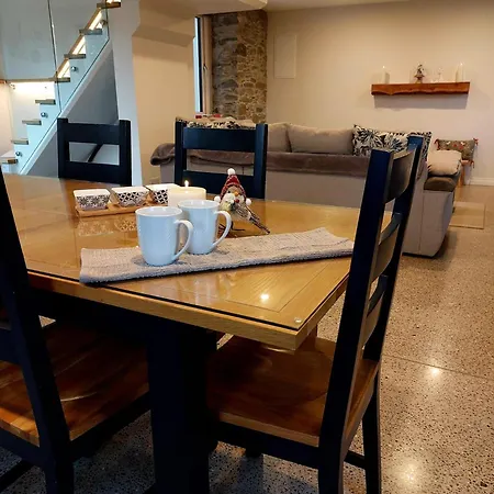 Old School Road Sleeps 6