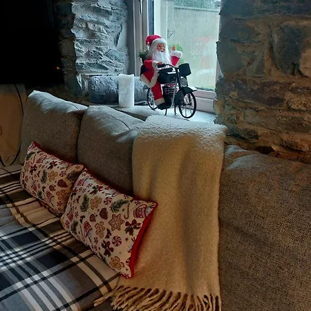 Old School Road Sleeps 6 Holiday home