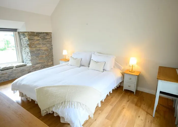 Old School Road Sleeps 6