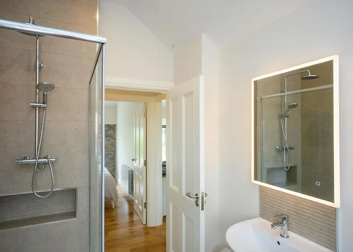 Old School Road Sleeps 6 Hébergement de vacances *